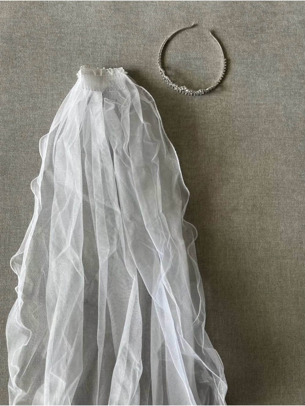 Veil & Rhinestone Tiara - Picture 4 of 4